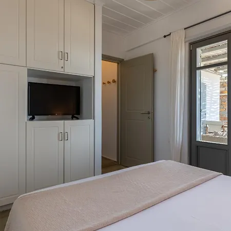펜션 Avra House *