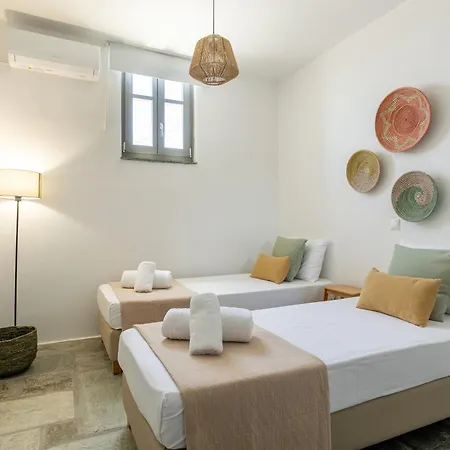 펜션 Avra House